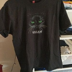 ⬇️⬇️Black Cat Salem MA Graphic Tee by Hanes
